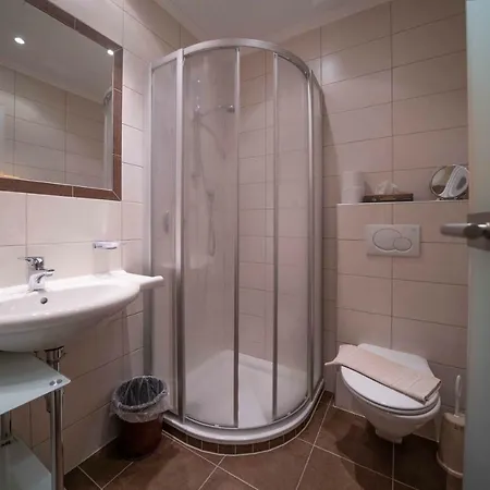 Haus Fridolin Апартаменти *